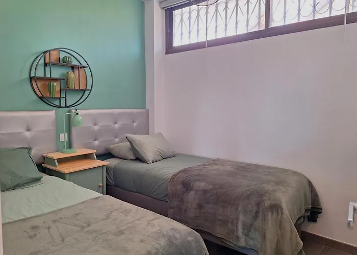 Stylish 2-Bedroom Apartment Yumbo