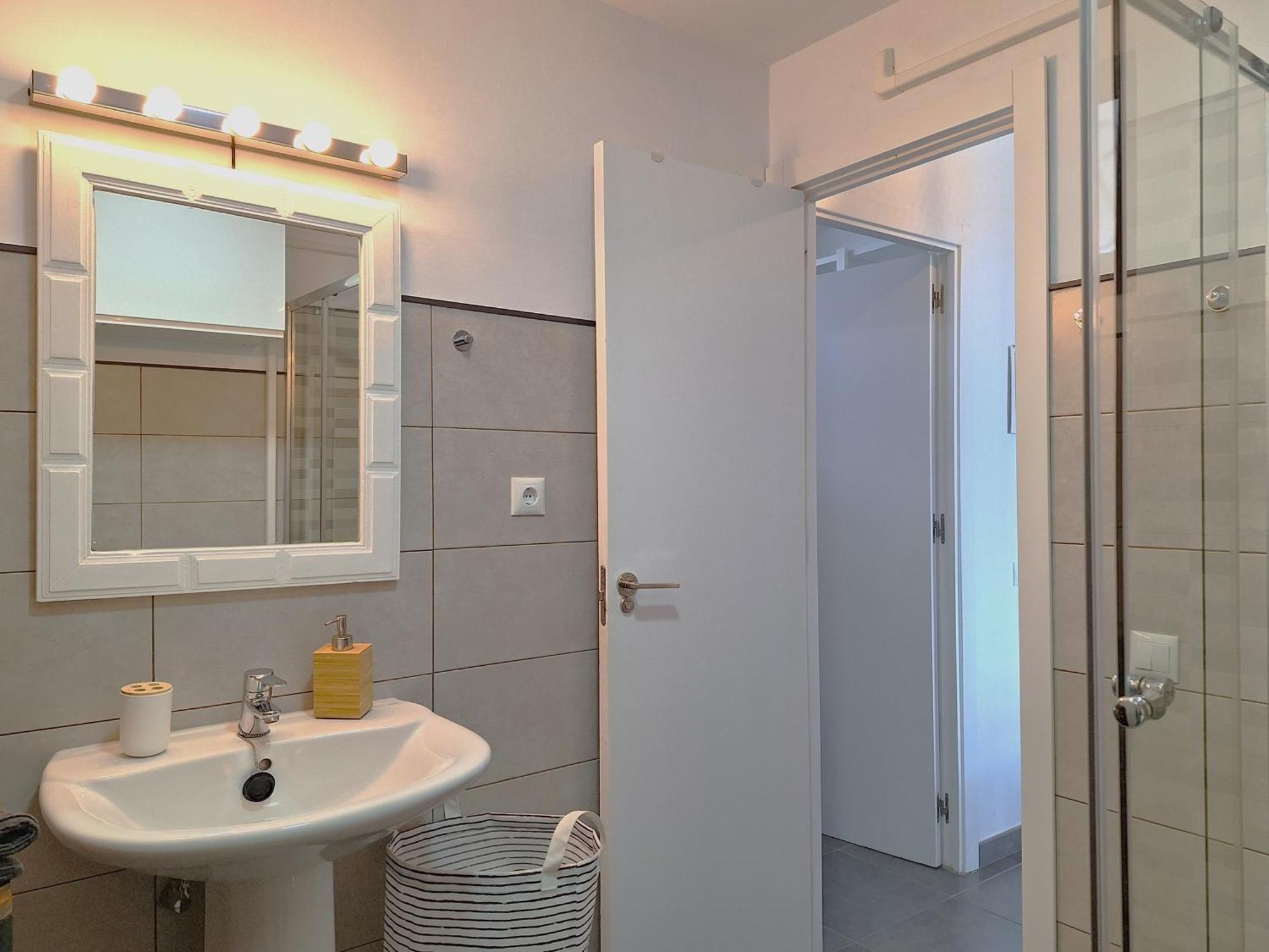 Stylish 2-bedroom Yumbo Vakantiehuis *